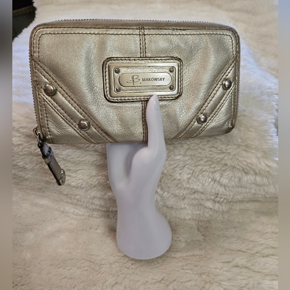 Vintage B Makowsky Accordian Wristlet - Picture 2 of 16